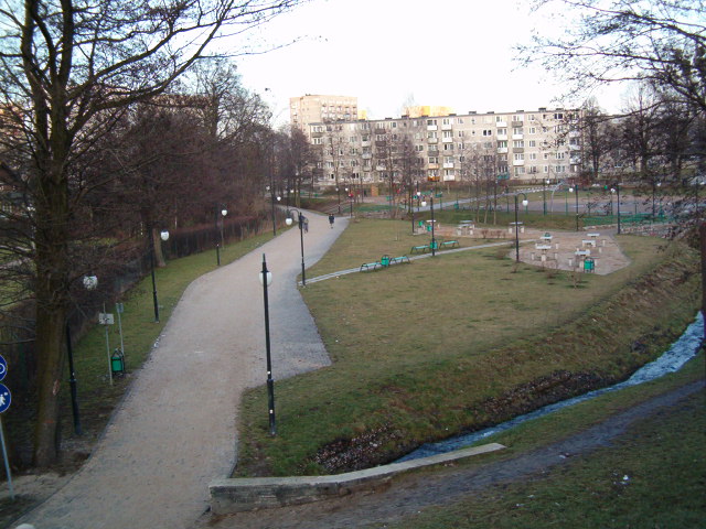 File:Park Kiloński.jpg