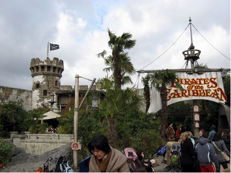 Pirates_of_the_Caribbean_Disneyland_Paris.JPG