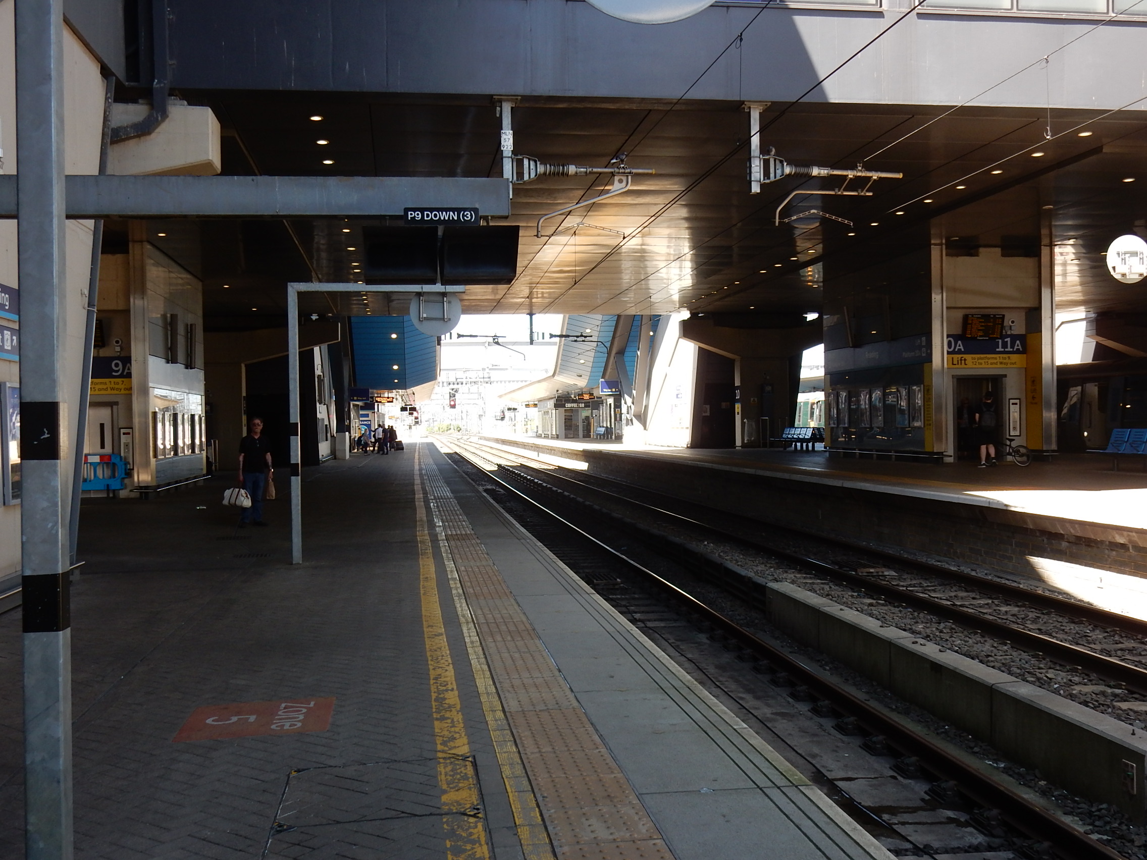 Reading station