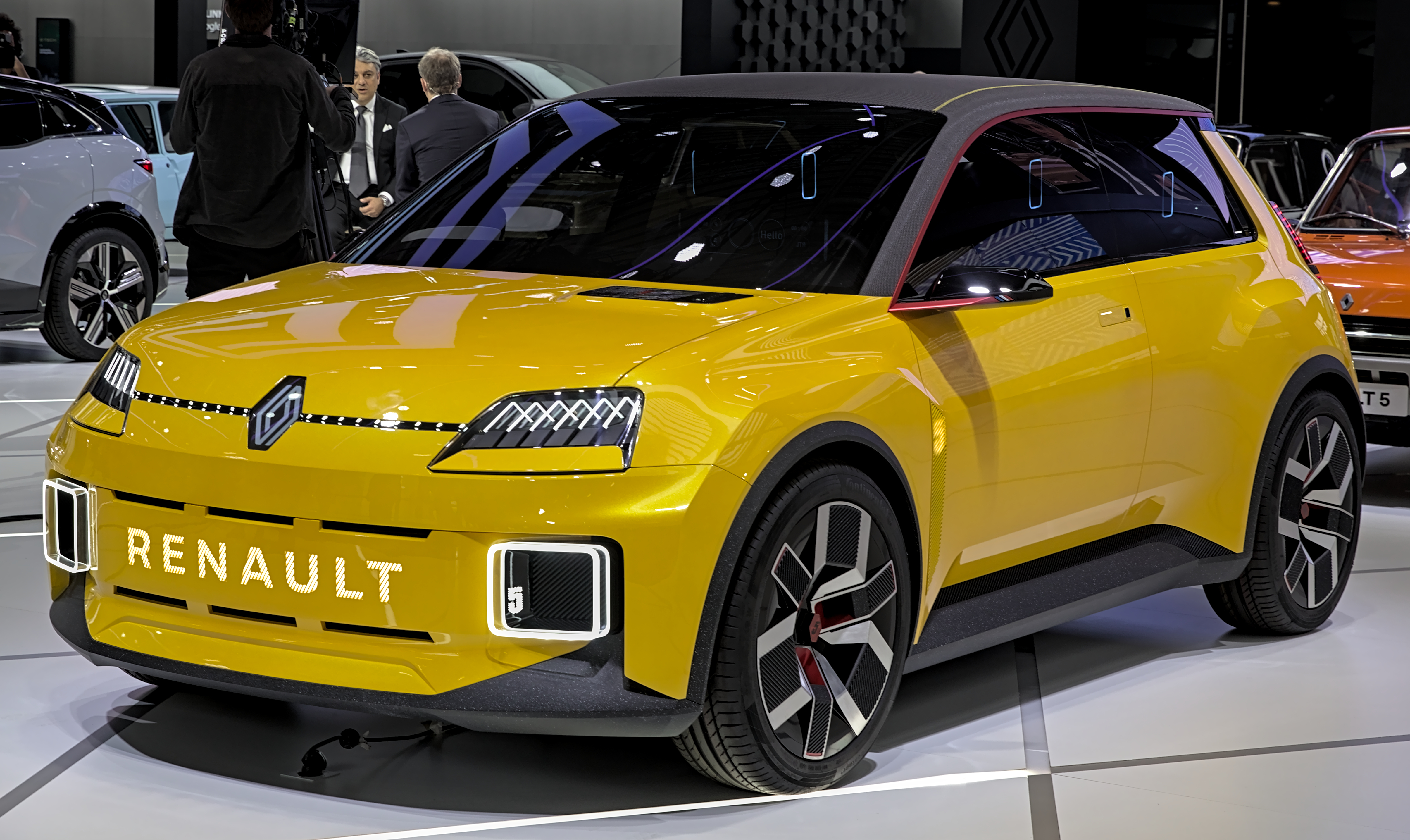 Renault 4 to be reborn as electric city car in 2025