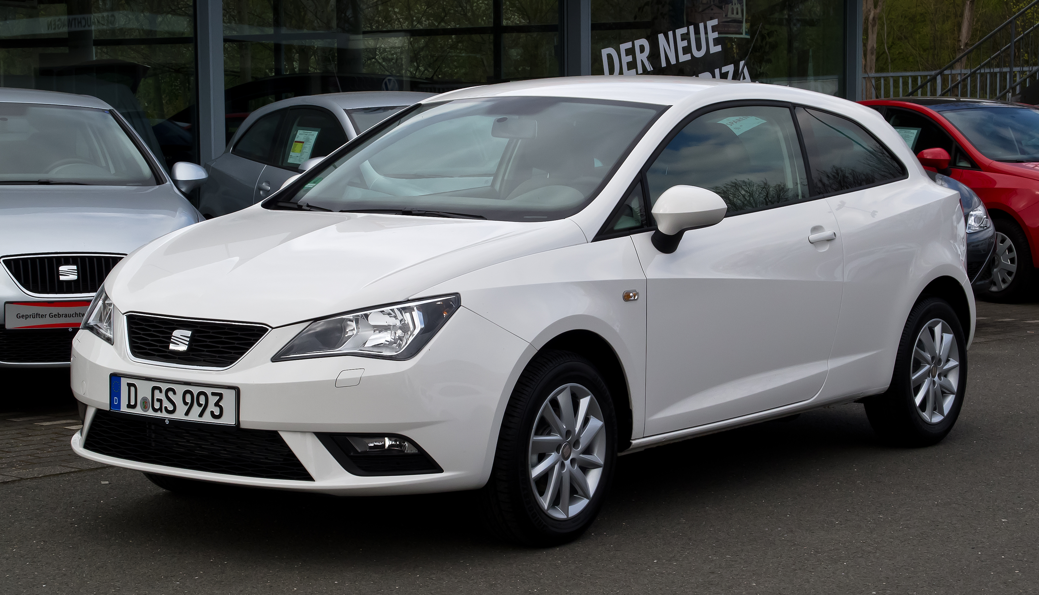 File:Seat Ibiza SC Style (6J, Facelift) – Frontansicht, 31. März 2012,  Düsseldorf.jpg - Wikipedia