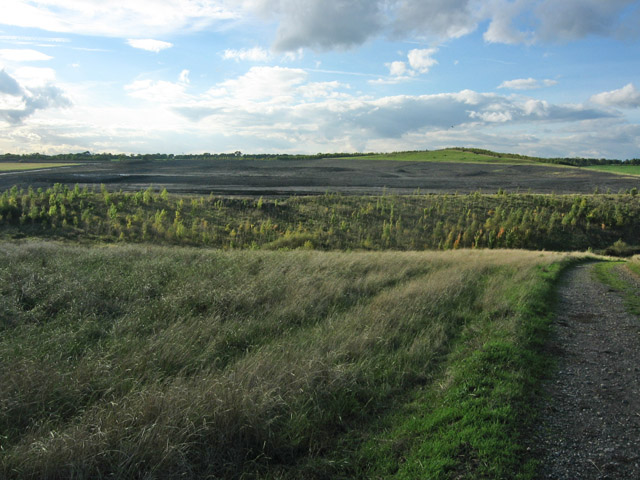 File:Spoil heap, near Melton Mowbray - geograph.org.uk - 68493.jpg