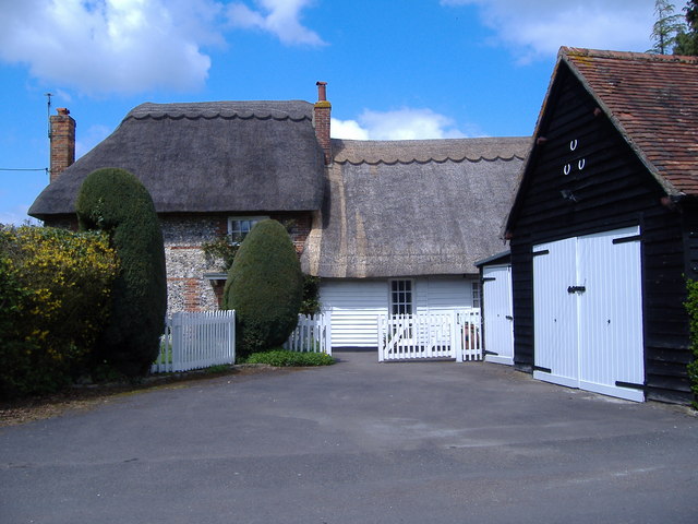 File:Thatched Cottage, Meadle - geograph.org.uk - 165567.jpg