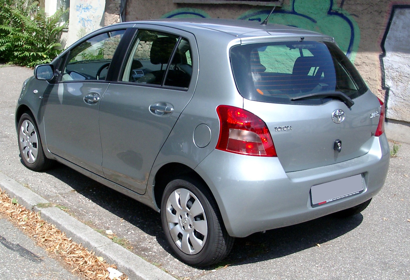 Toyota yaris 2008 фото