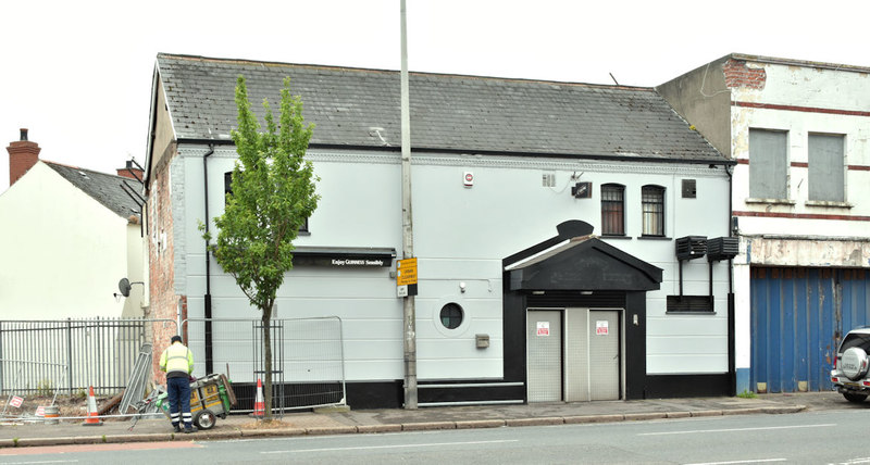 File:"Blades" social club, Belfast (June 2018) - geograph.org.uk - 5809052.jpg