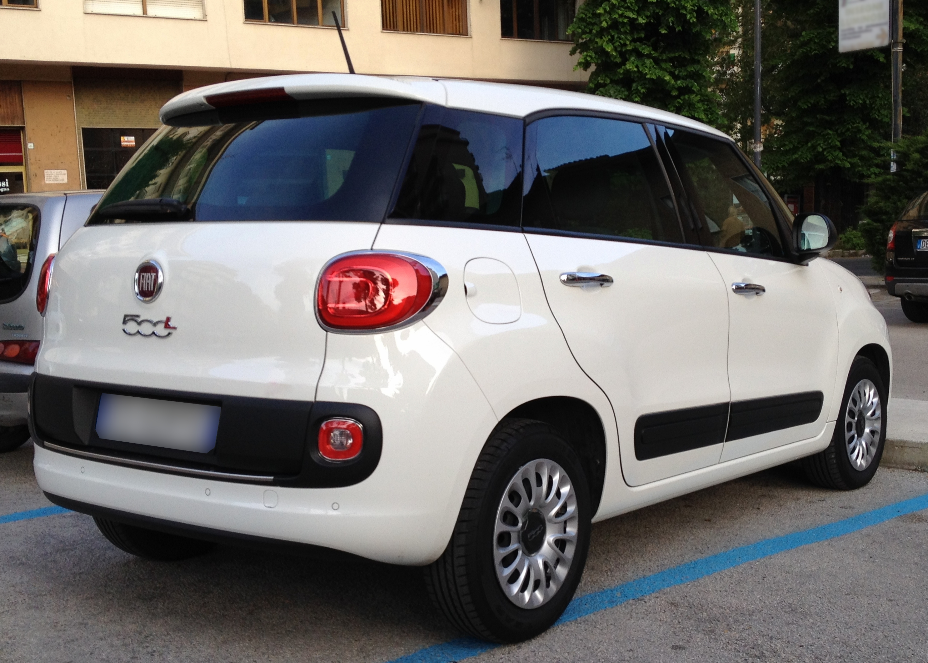 File:2014 Fiat 500L 1.3 Multijet Pop rear.JPG - Wikipedia