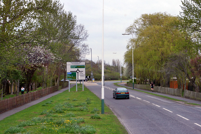 File:Approaching the Swinemoor Lane Roundabout - geograph.org.uk - 778314.jpg