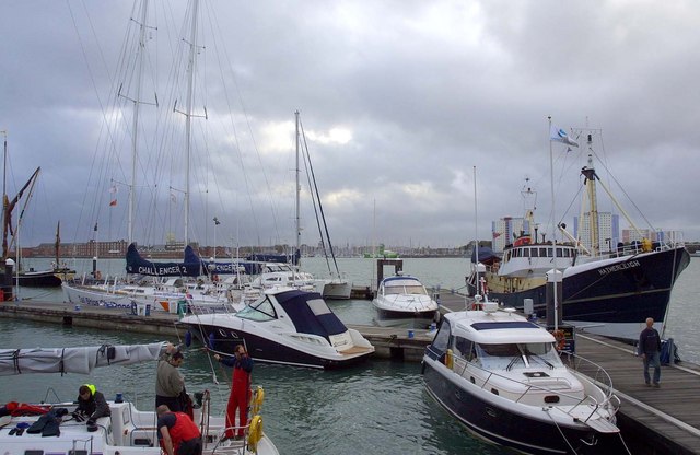 File:Boats by a jetty at Gunwharf Quay in Portsmouth - geograph.org.uk - 1266433.jpg