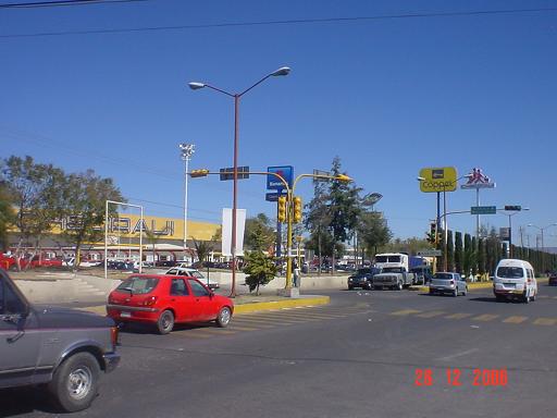 File:Boulevard Xicohténcatl.JPG