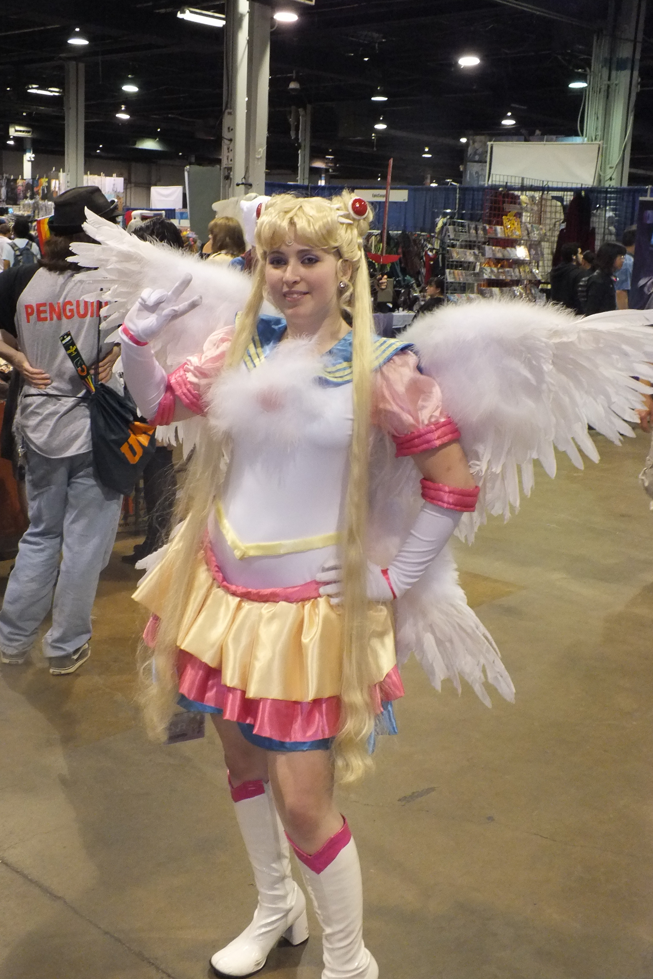 File:Cosplay Eternal Sailor Moon.jpg - Wikimedia Commons