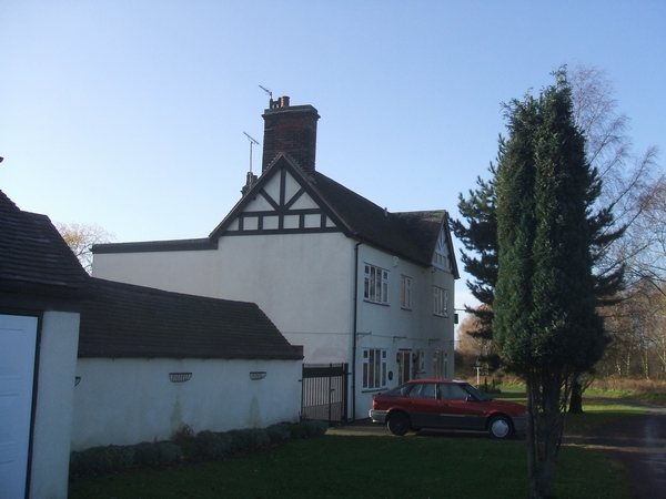 File:Cottages on Penn Common - geograph.org.uk - 289410.jpg