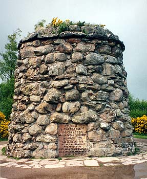 Gedenkstein auf dem Schlachtfeld von Culloden