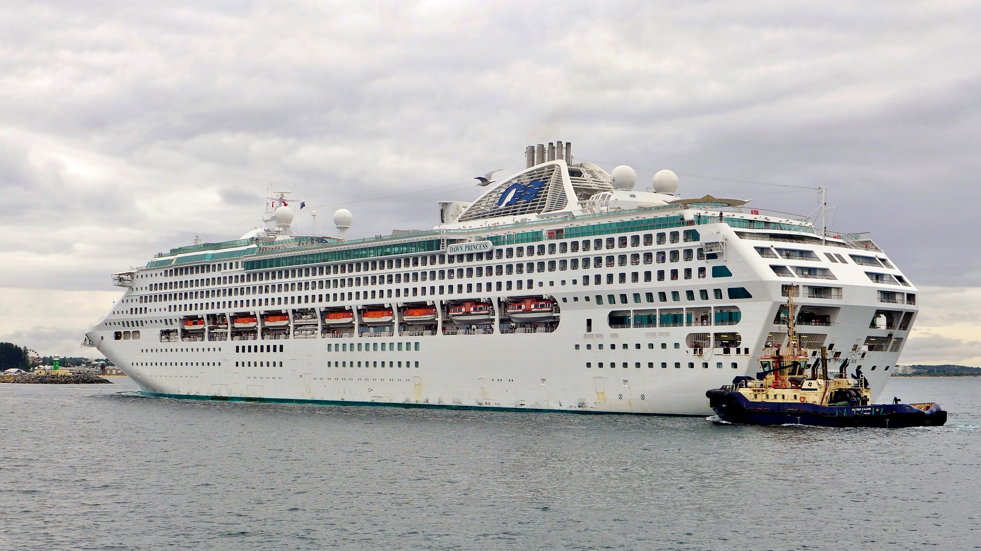 Princess of the dawn перевод. Принцесса Гретта корабль немецкий. Cruise ships 1997. Фото теплохода Dawn Princesse.