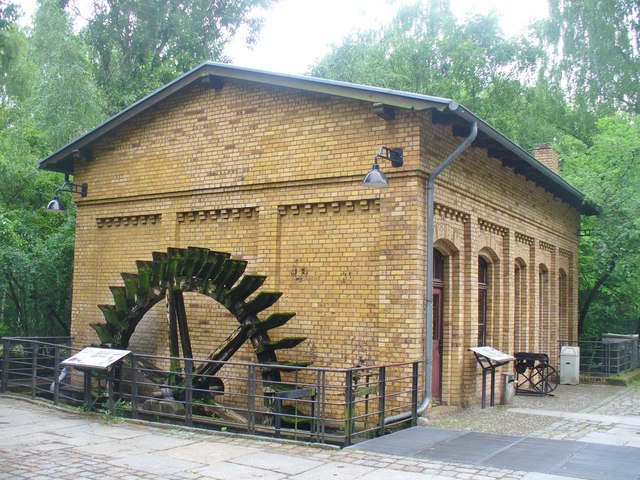 File:Deutsches Technikmuseum - Alte Schmiede (Old Forge) - geo.hlipp.de - 37157.jpg