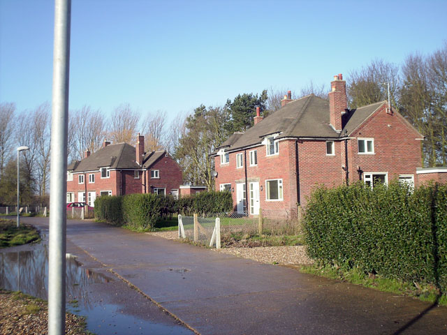 File:Ex-water authority houses - geograph.org.uk - 664022.jpg