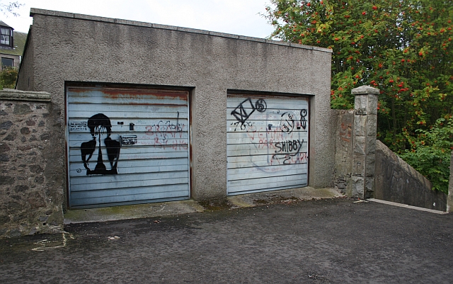 Граффити Бэнкси на гараже в Уэльсе продано за $ - Ведомости