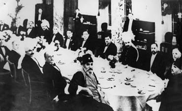 На једној вечери током 2. округлог стола у Лондону 1931. године