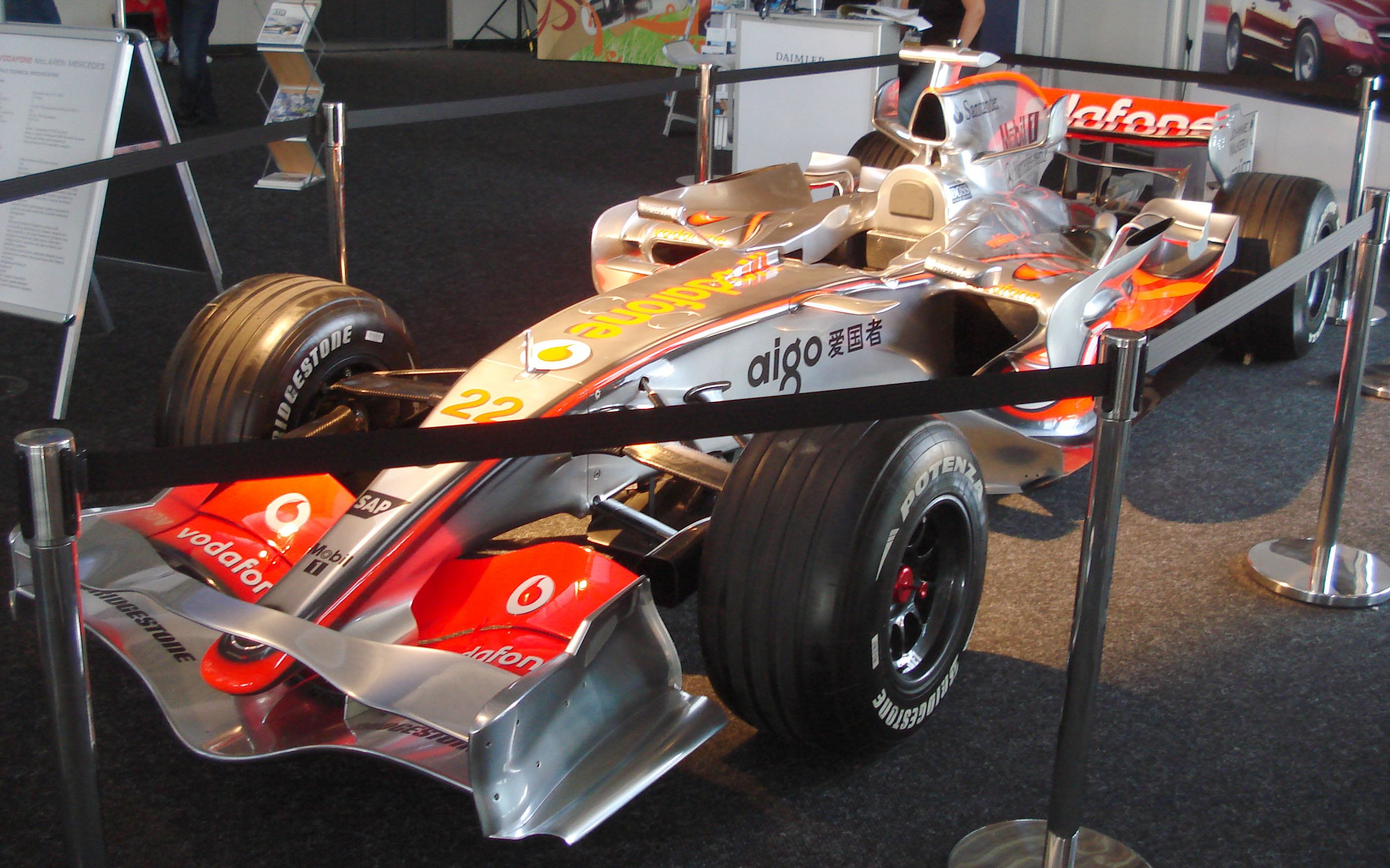 MCLAREN mp4-23 commercial. Forums mp4