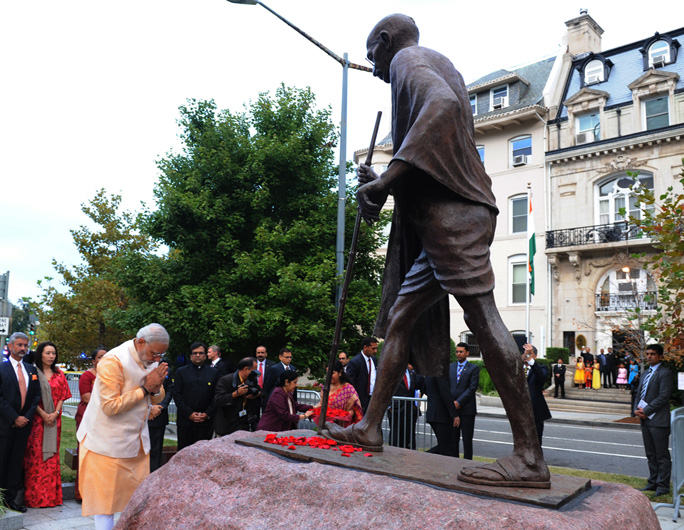 File:PM Modi pays tribute to Mahatma Gandhi at the Indian Embassy in Washington.jpg