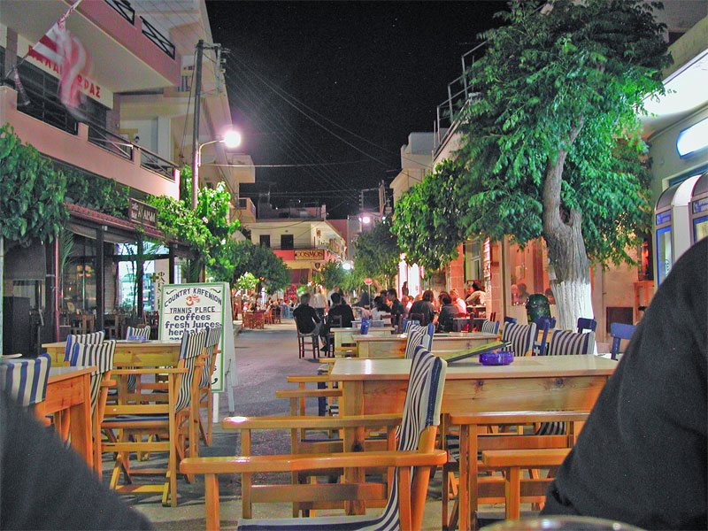 File:PaleochoraNightMainstreet.jpg