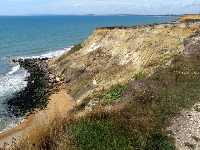 File:Promontory at the west end of Beacon Cliff - geograph.org.uk - 1430921.jpg