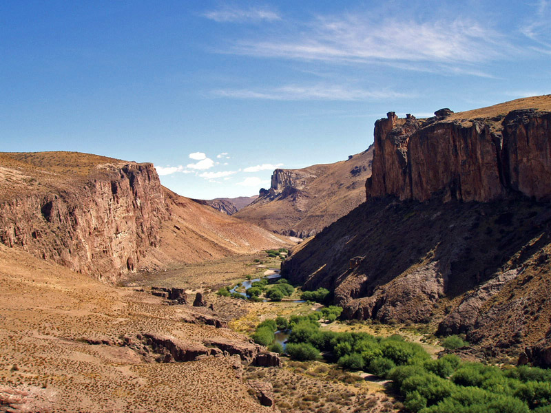 Il canyon in cui è situata la caverna.