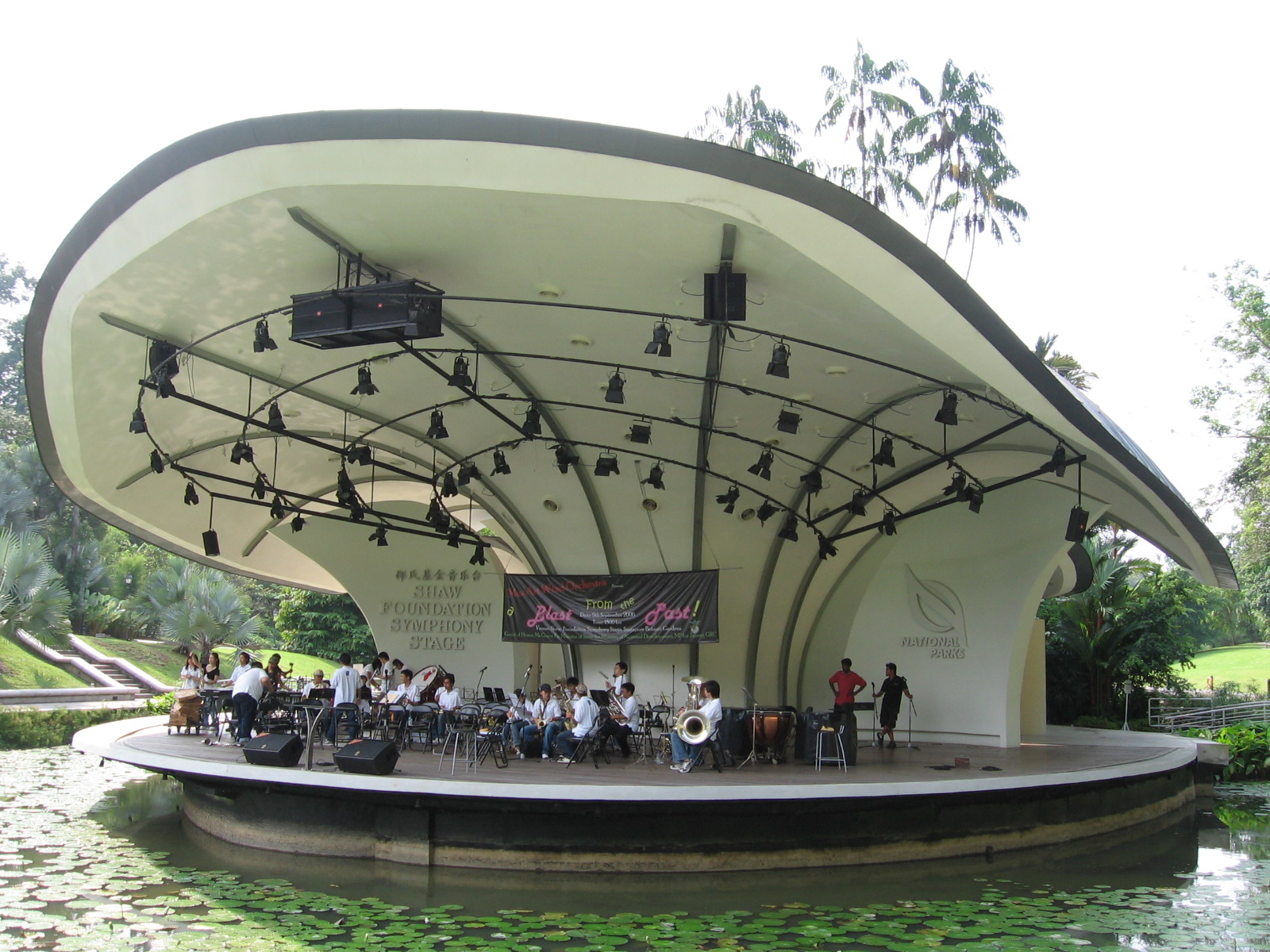 File Singapore Botanic Gardens Symphony Lake 2 Sep 06 Jpg Wikipedia