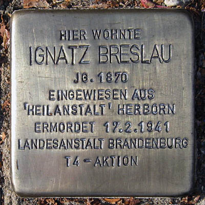 File:Stolperstein Haeberlinstraße 6 Ignatz Breslau.jpg