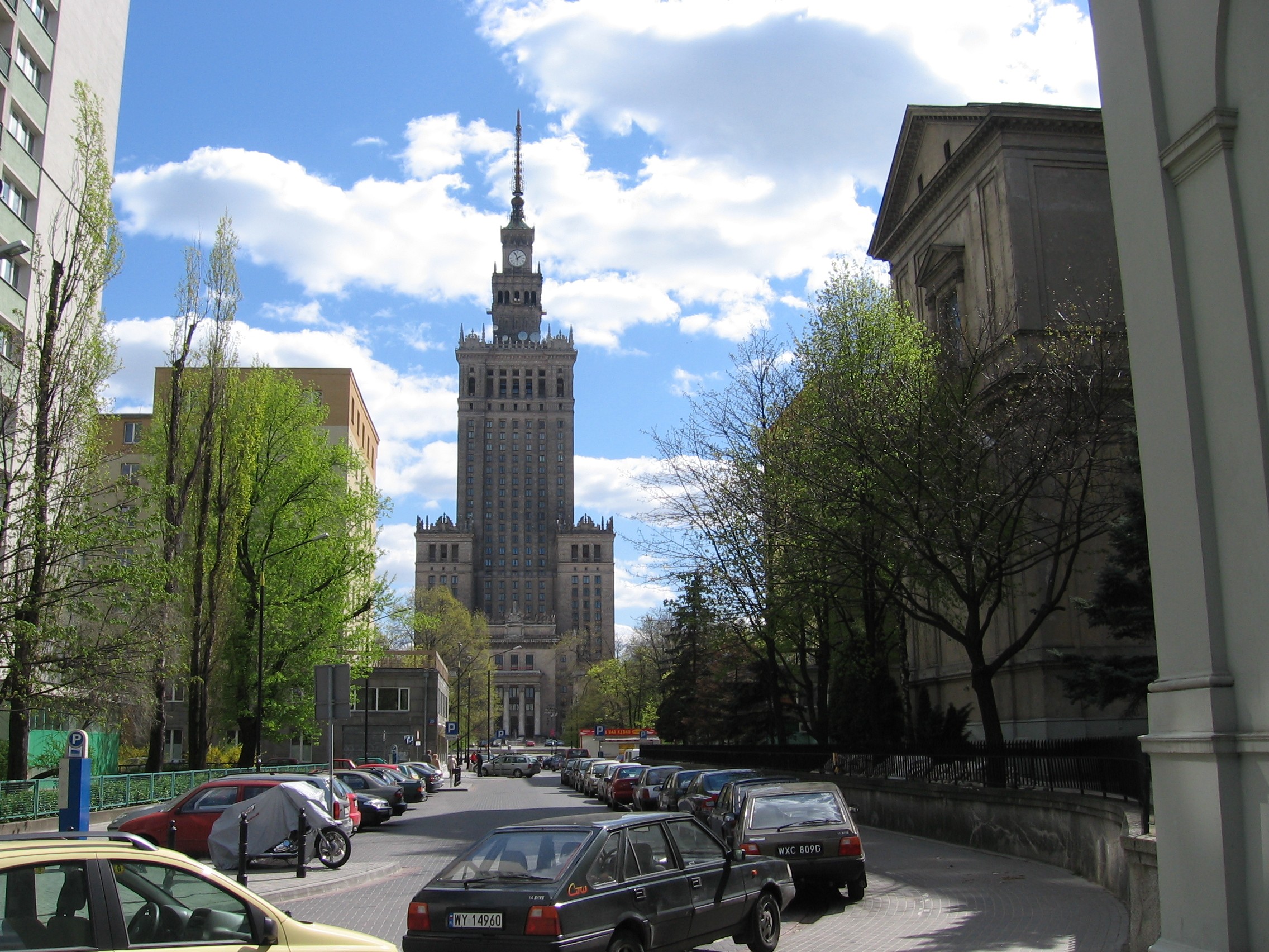 Warszawa ul. Большая Никитская улица, 31. Большая Никитская улица на Кудринской площади. Кудринская площадь весной.