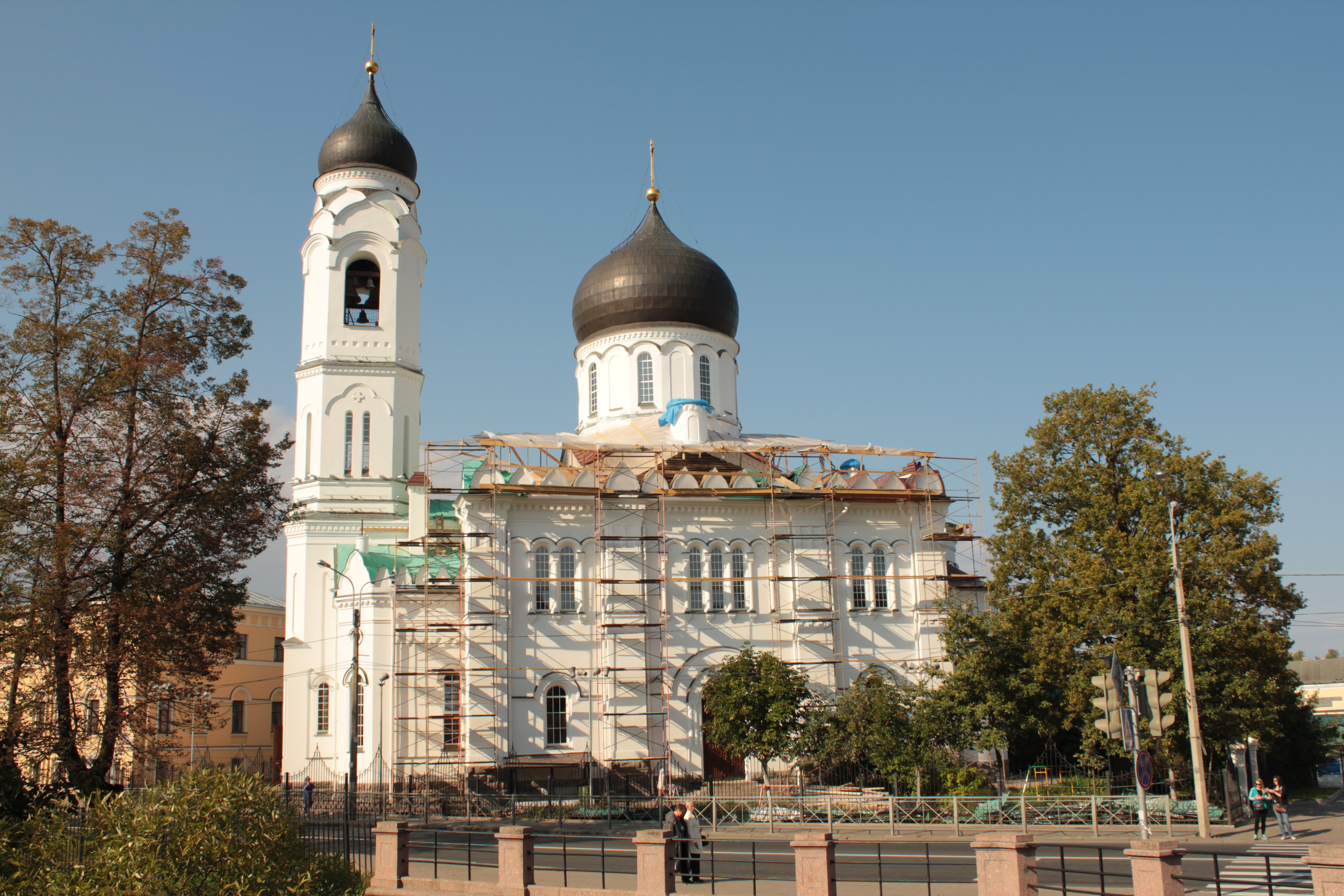 ломоносов храм архангела михаила