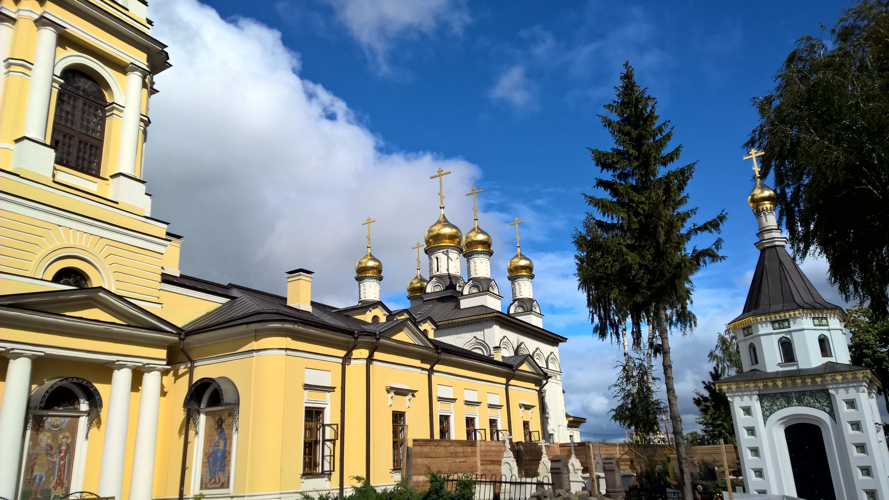 Холодильники михайловская слобода. Храм Михайловская Слобода. Михайловская Слобода Московская область. Михайловская Слобода кладбище. Михайловская Слобода Московская область кладбище.