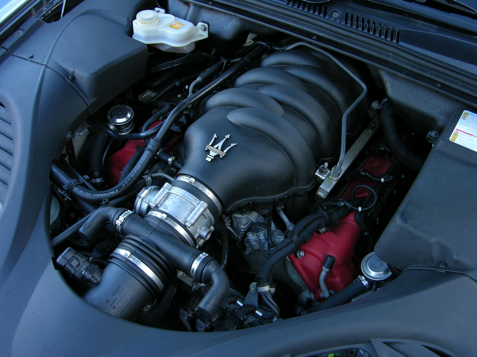 Двигатель мазерати. Мотор Мазерати Кватропорте. Мотор Мазерати 4.2. Двигатель Мазерати Кватропорте 4.2. Maserati Quattroporte двигатель.