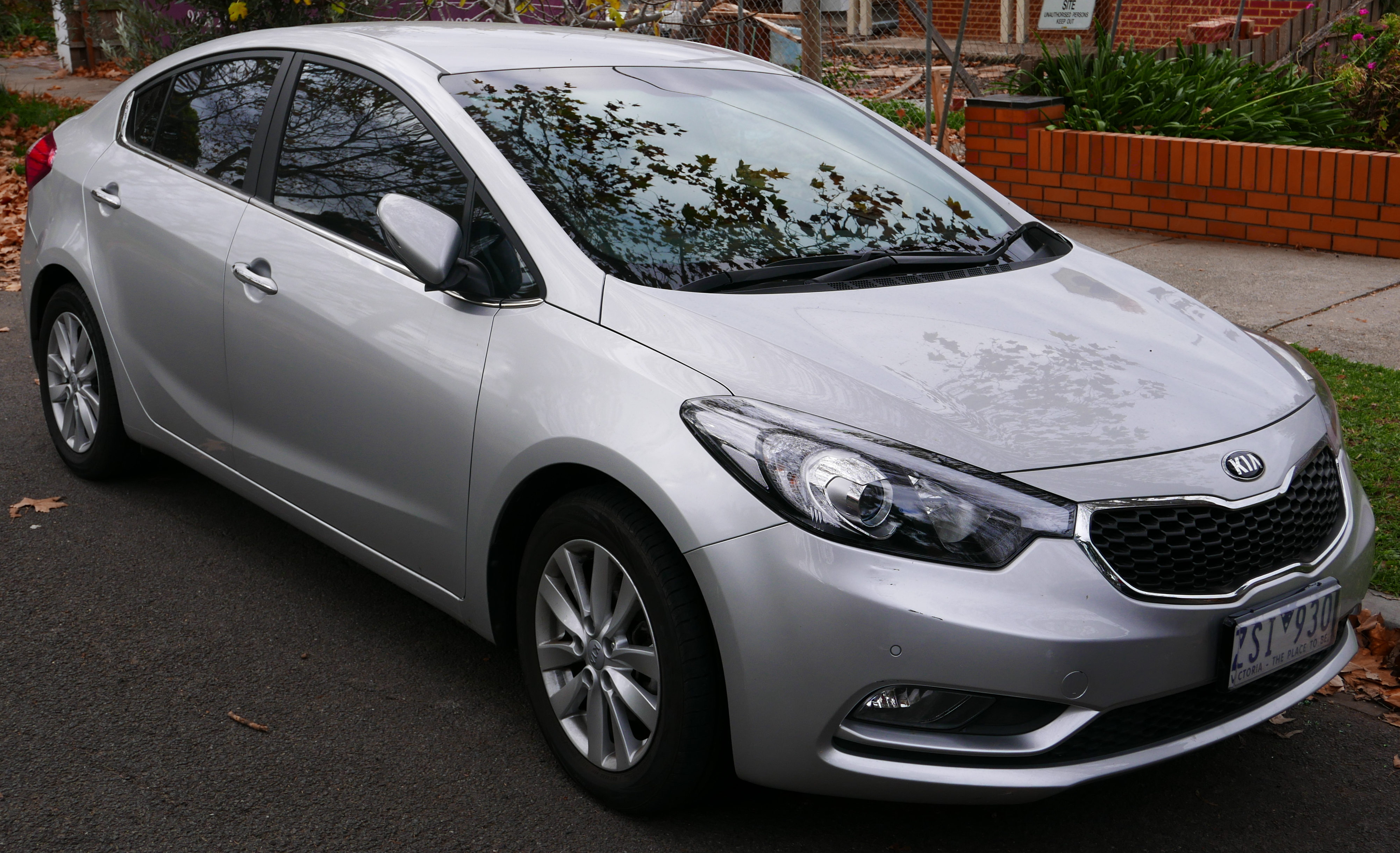 Kia cerato 2013 sedan