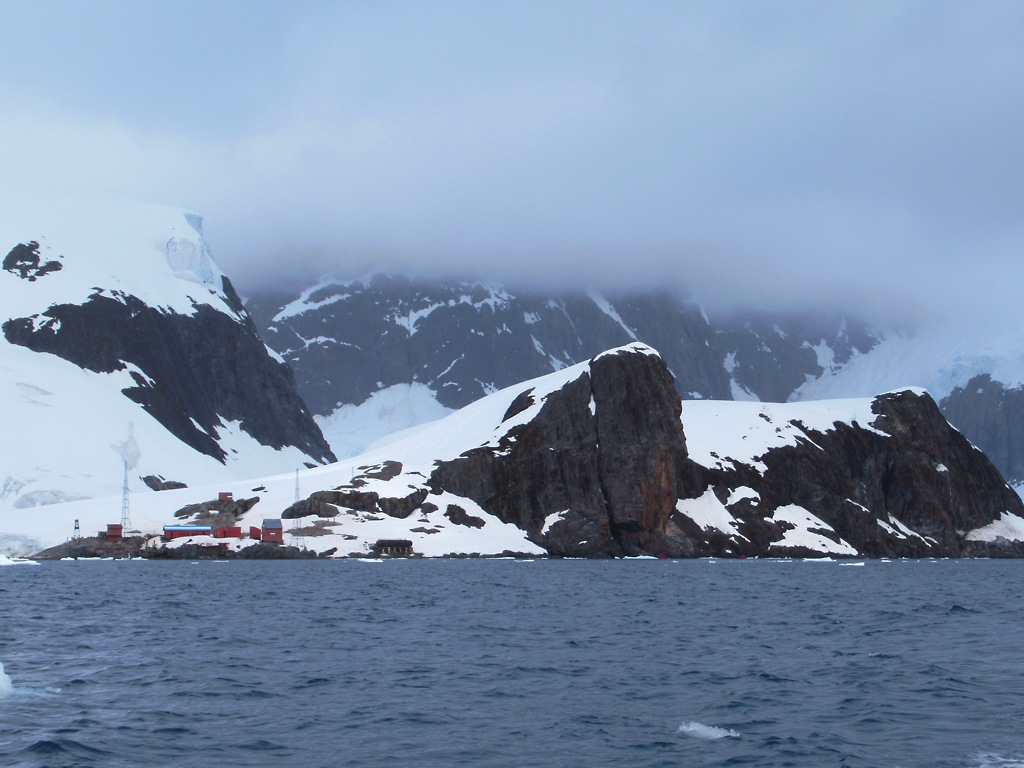 Антарктический полуостров на востоке