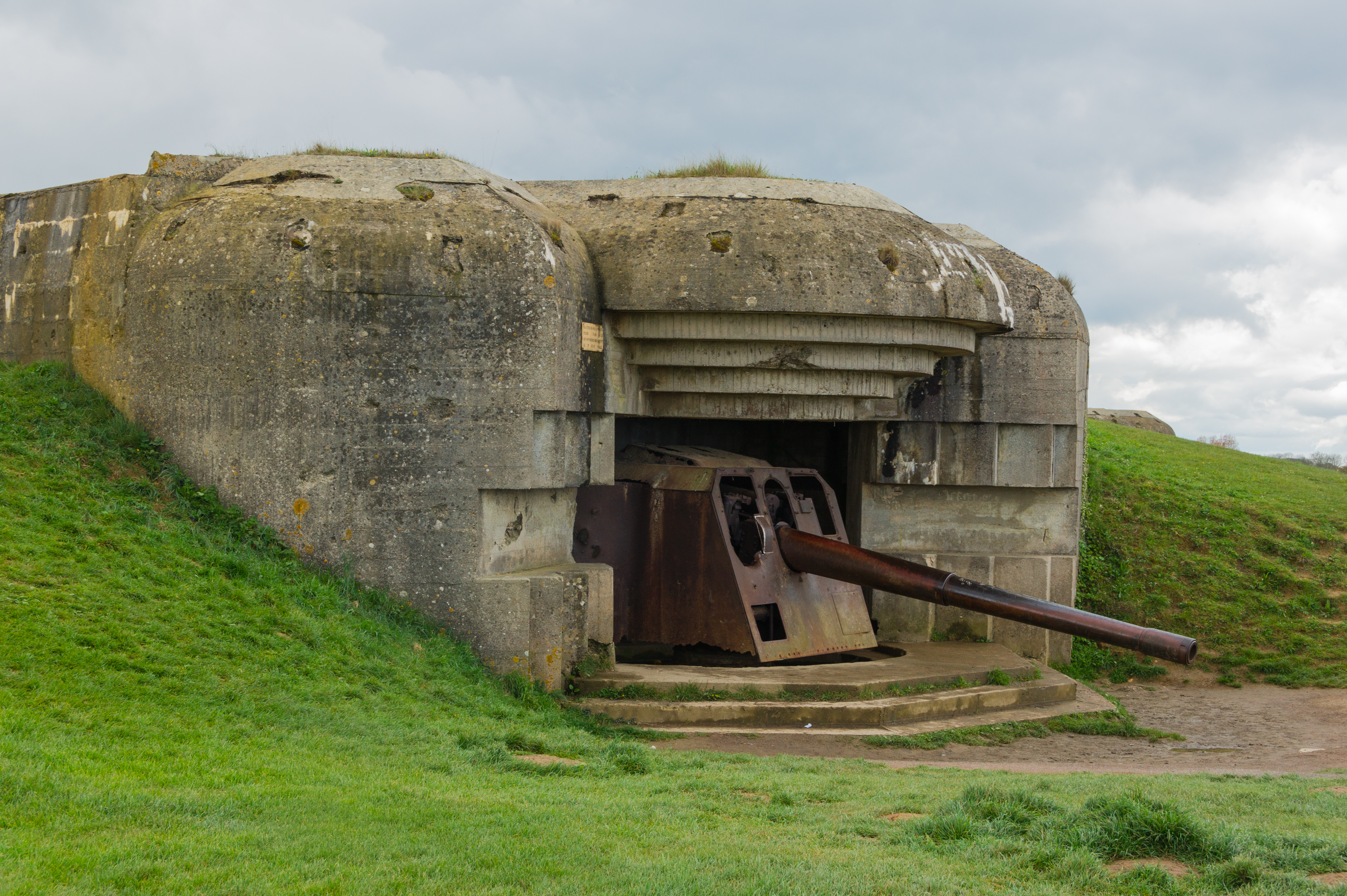 Longues-sur-Mer battery - Wikipedia