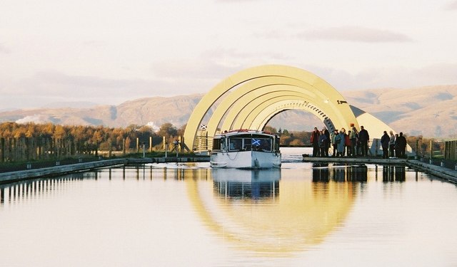 File:Boat emerging at the upper level from the Falkirk Wheel - geograph.org.uk - 142581.jpg