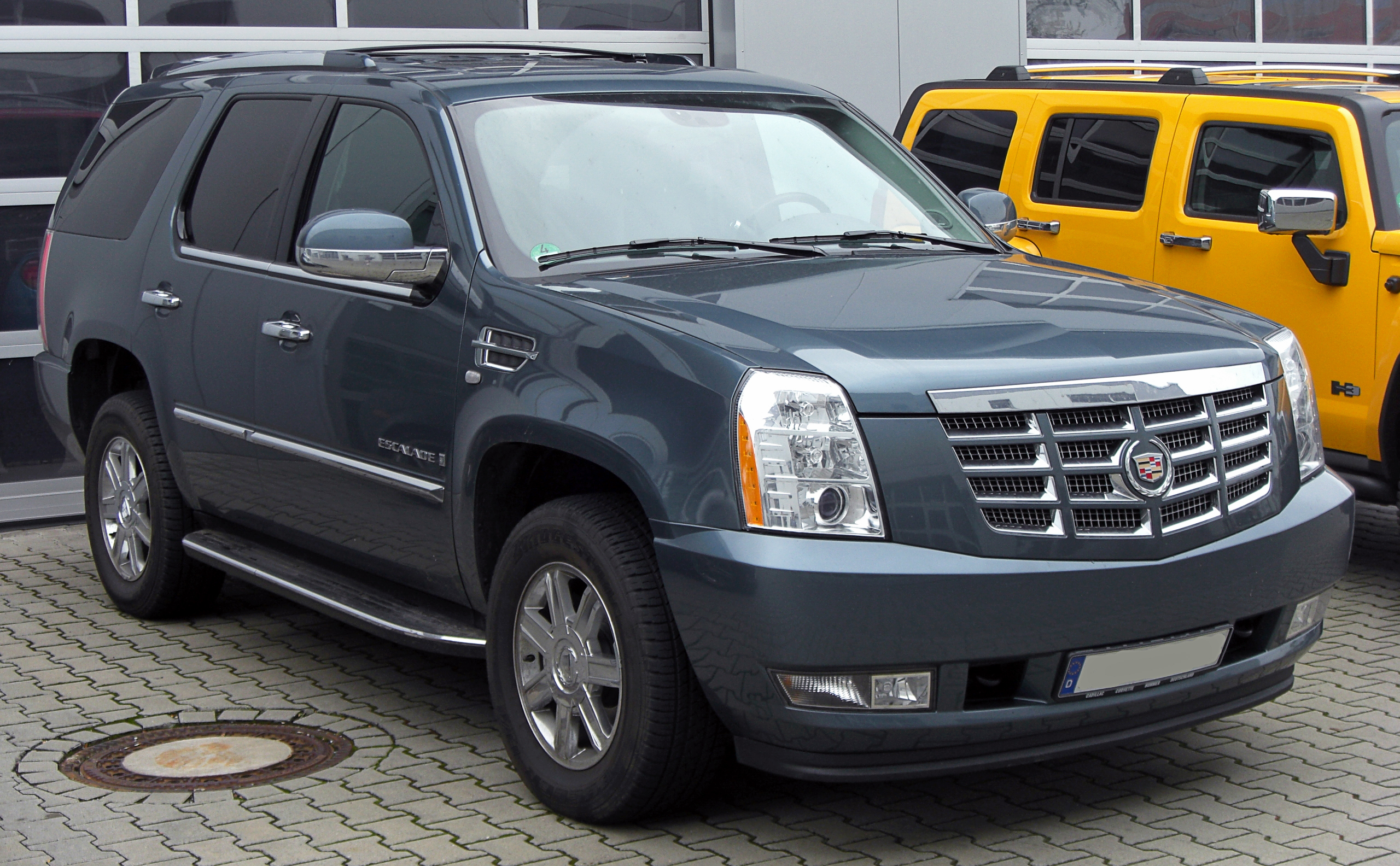 Datei Cadillac Escalade Iii Front 1 Jpg Wikipedia