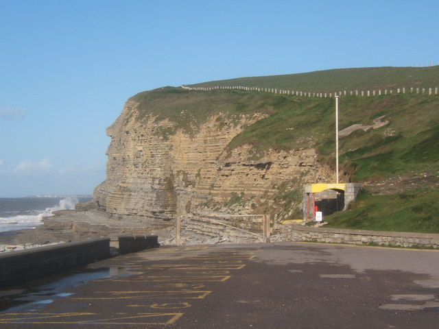 File:Cliffs at Dunraven Bay - geograph.org.uk - 1019503.jpg