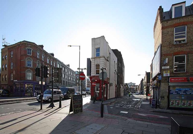 File:Commercial Street and Toynbee Street - geograph.org.uk - 1017000.jpg