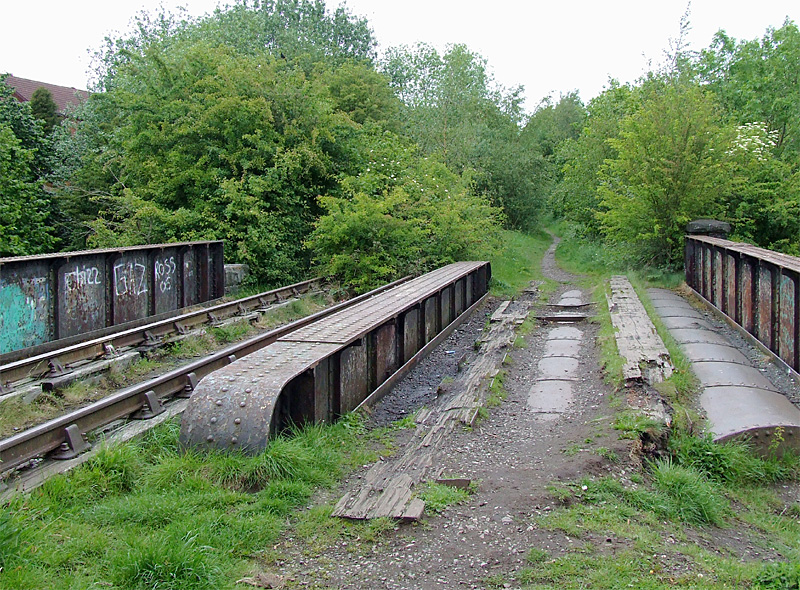 File:Disused railway north of Bucknall, Stoke-on-Trent - geograph.org.uk - 2484131.jpg