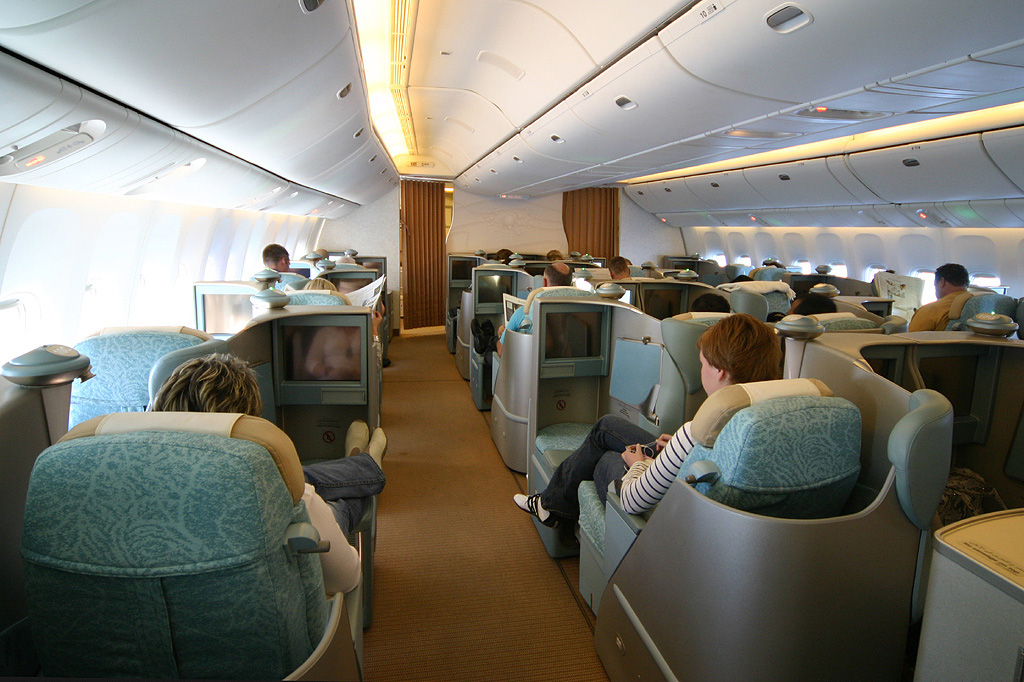 Datei Etihad Airways Boeing 777 300er Pearl Zone Wedelstaedt