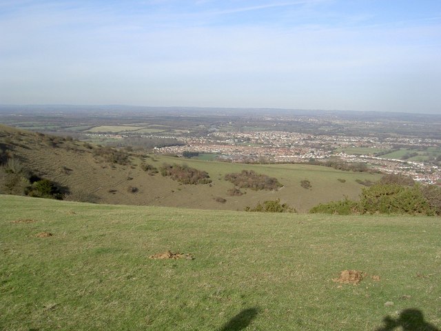 File:From Butts Brow, looking down to Willingdon - geograph.org.uk - 523498.jpg