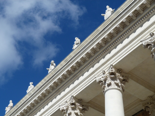 File:Fronton du Théâtre Graslin, Nantes, France.JPG