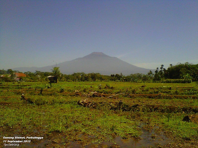 File:Gunung Slamet dari Purbalingga 2013.jpg