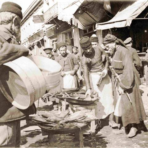 File:Guramishvili. Old Tbilisi Bazaar. 1908.jpg