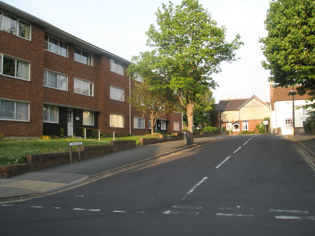 File:Junction of Grove Road and South Street - geograph.org.uk - 801611.jpg