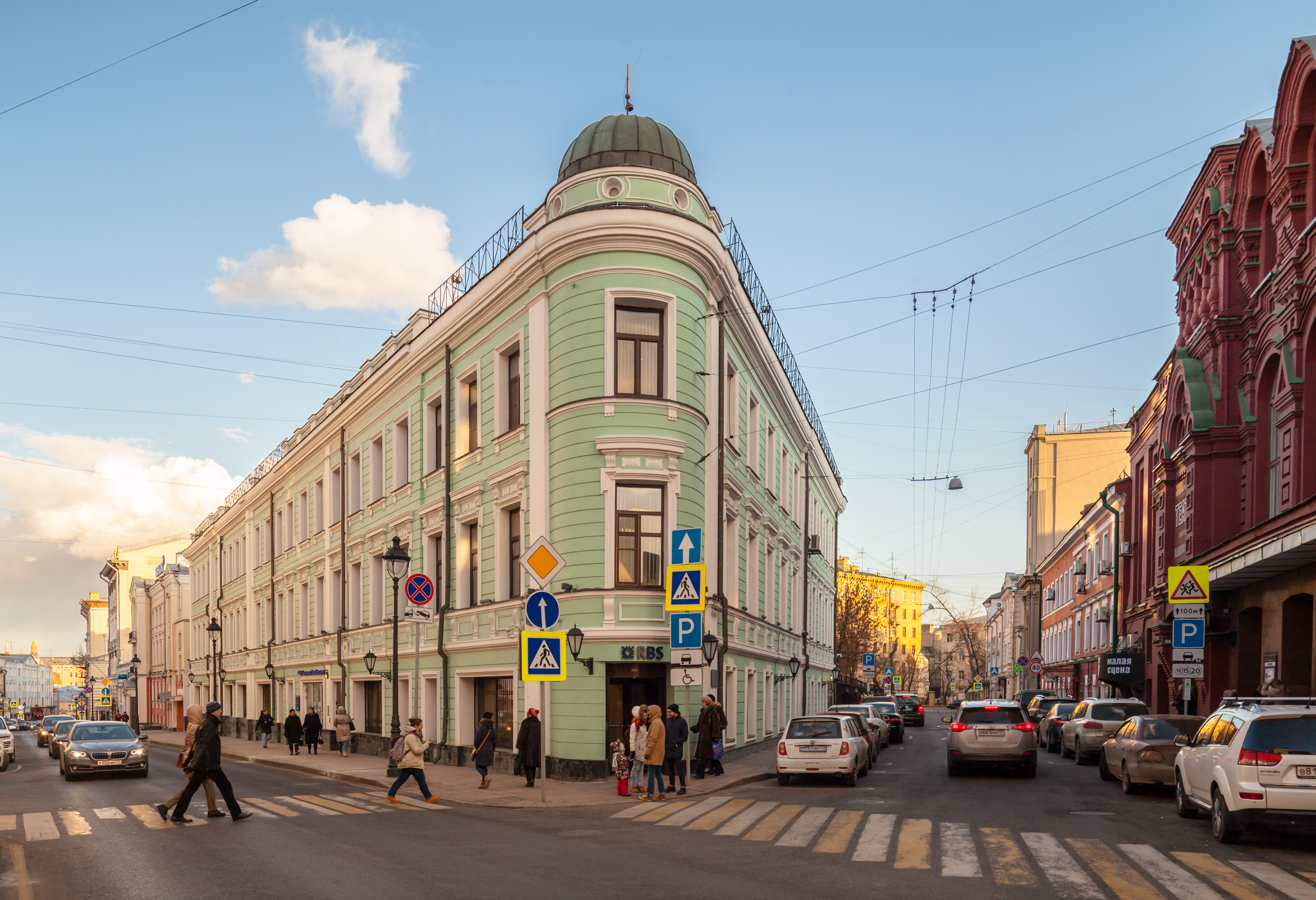 File:Moscow, Bolshaya Nikitskaya Street and Maly Kislovsky Lane  (25968066155).jpg - Wikimedia Commons