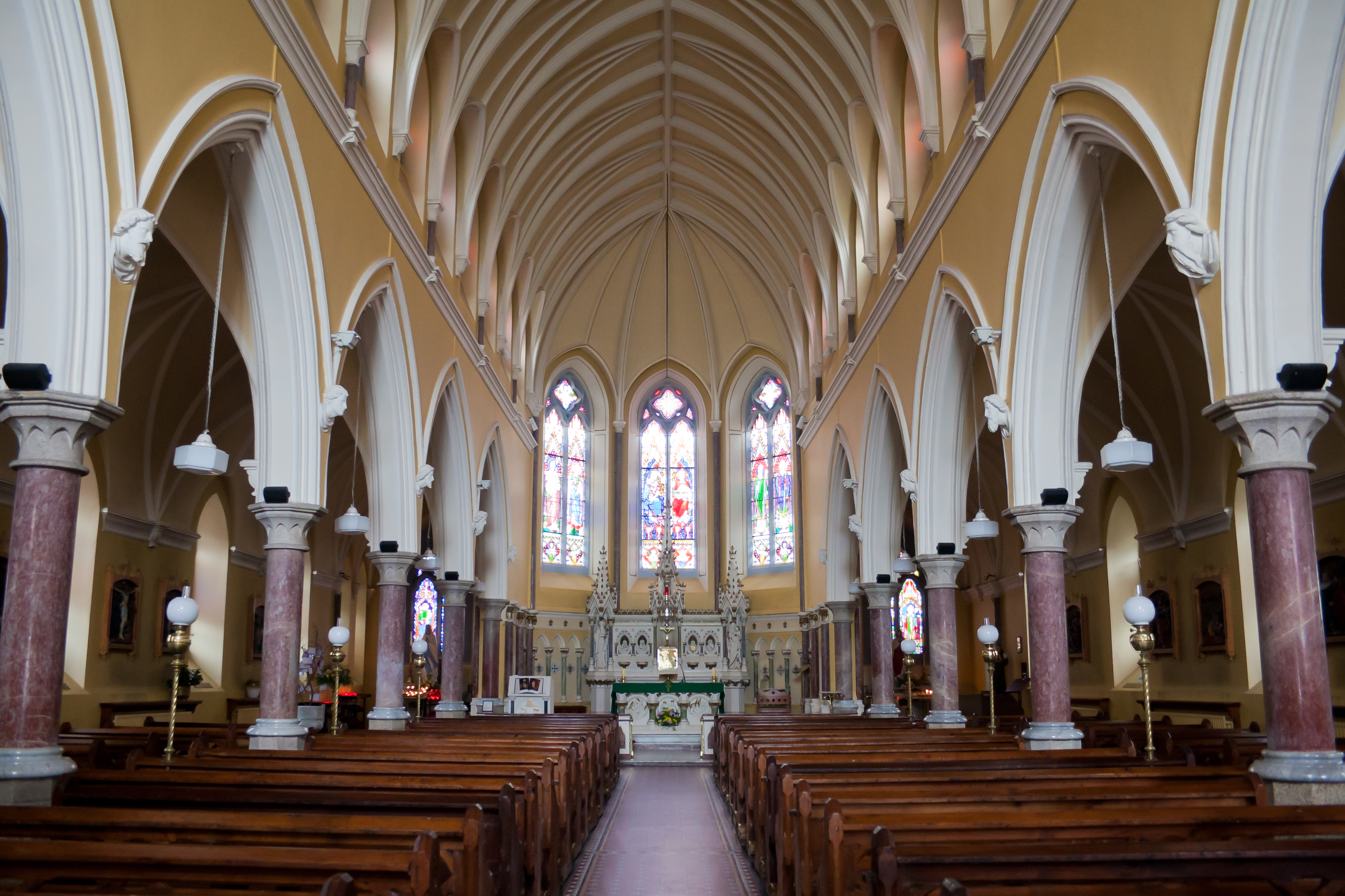 Our Lady's Island Church of the Assumption Nave 2010 09 26.jpg.