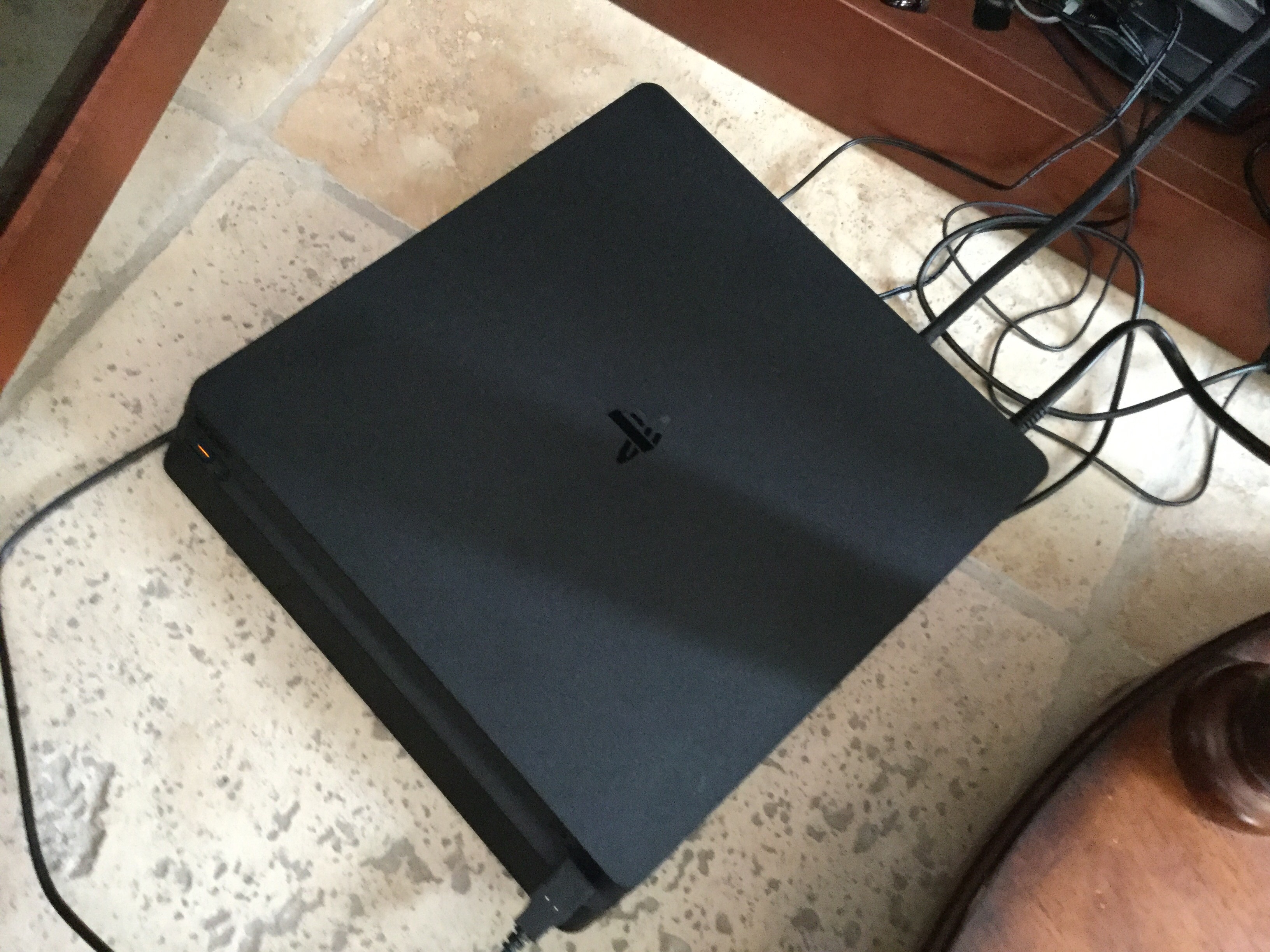 File:PlayStation 4 Slim video game console.jpg - Wikipedia