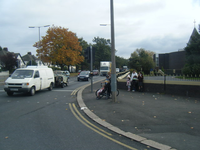 File:Queens Drive Wavertree - geograph.org.uk - 1537274.jpg